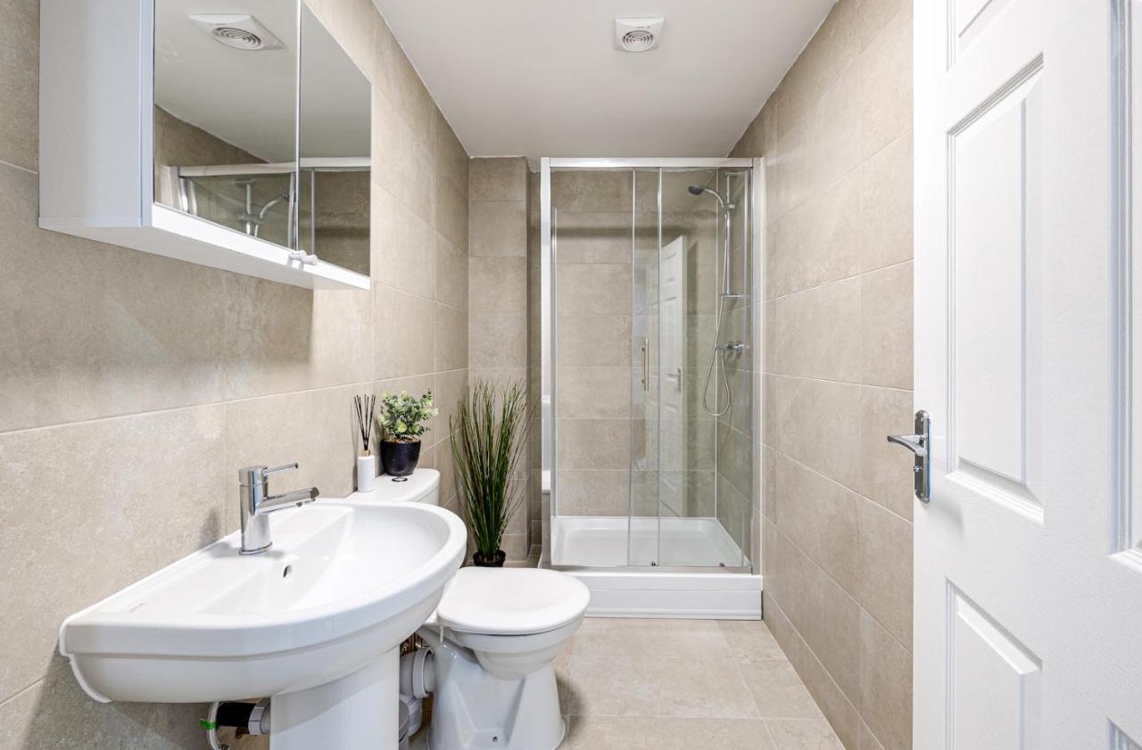 Cosy Modern Apt In Heart Of Stockport - Sleeps 4 Apartman Kültér fotó