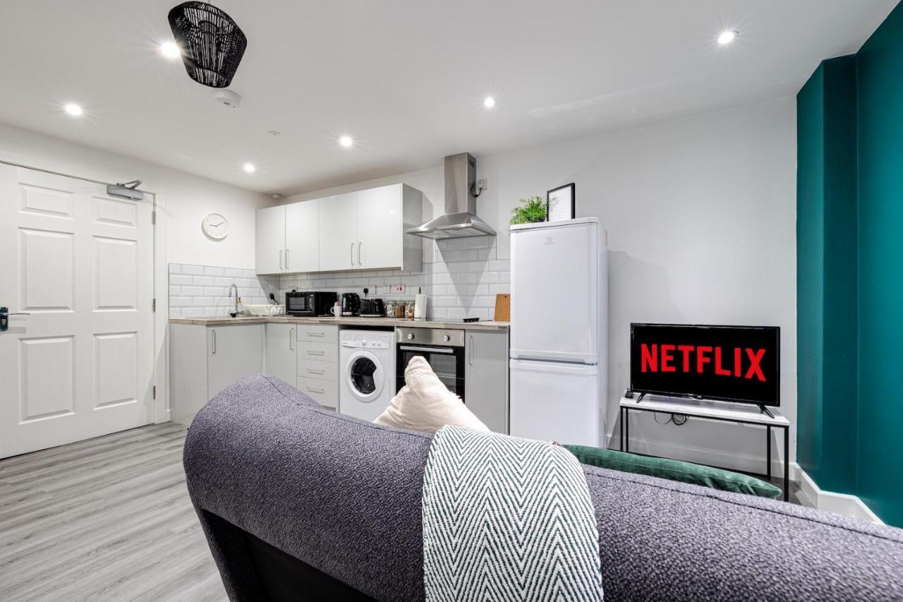Cosy Modern Apt In Heart Of Stockport - Sleeps 4 Apartman Kültér fotó