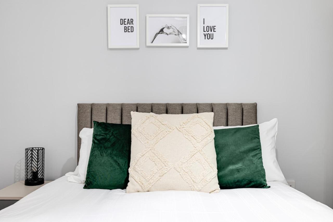 Cosy Modern Apt In Heart Of Stockport - Sleeps 4 Apartman Kültér fotó