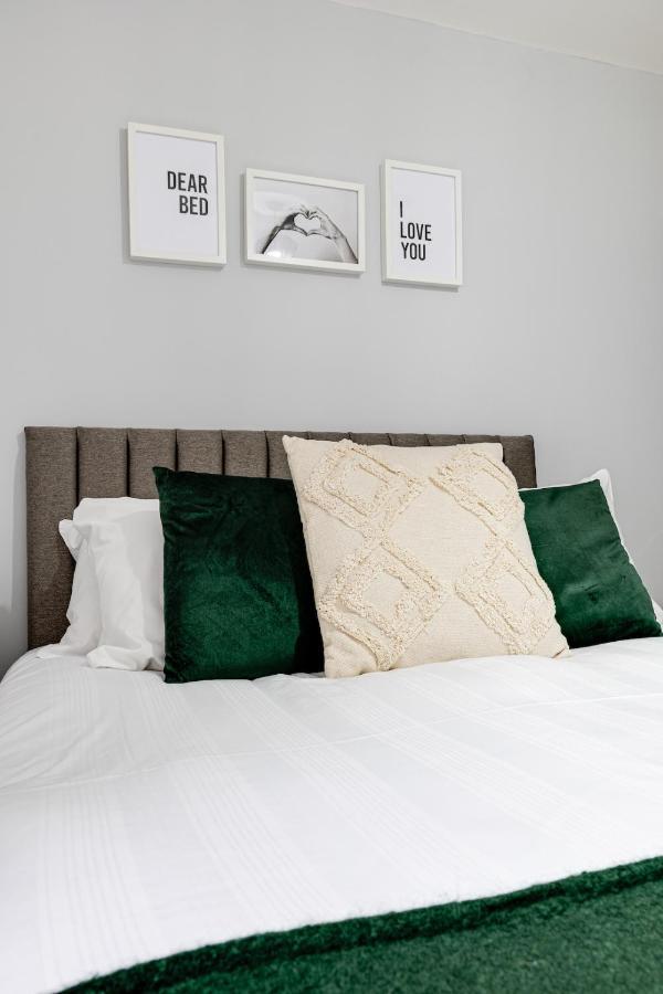 Cosy Modern Apt In Heart Of Stockport - Sleeps 4 Apartman Kültér fotó