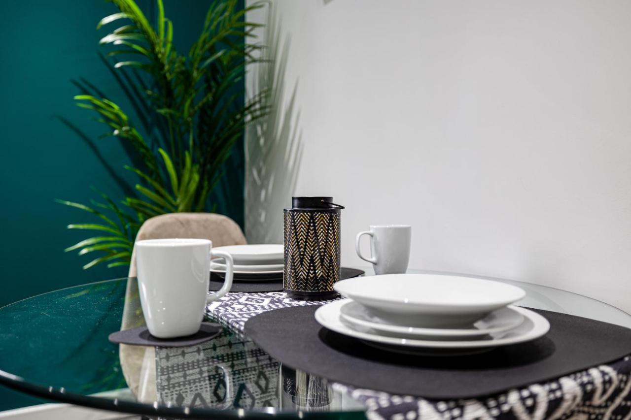 Cosy Modern Apt In Heart Of Stockport - Sleeps 4 Apartman Kültér fotó